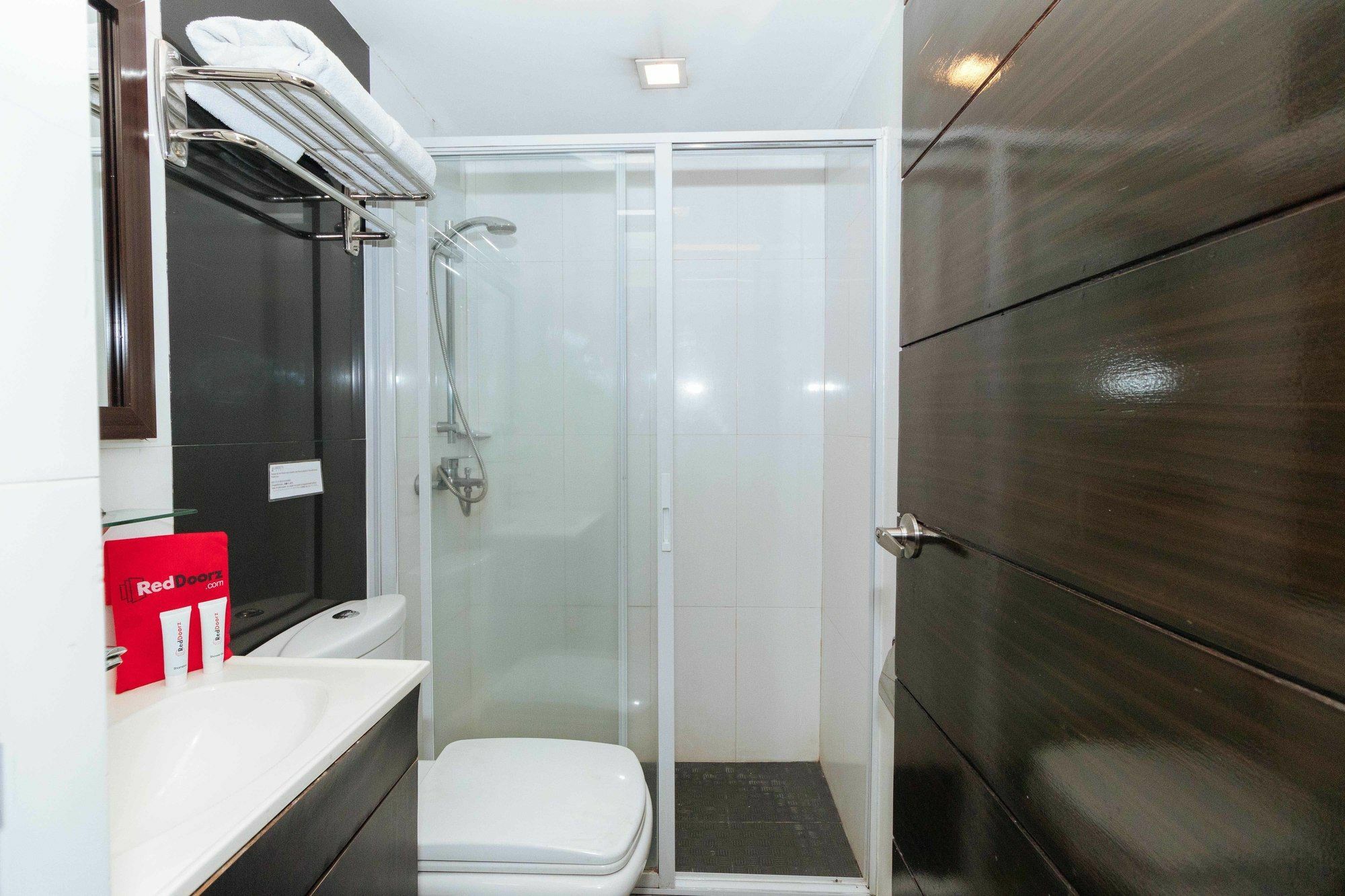 Reddoorz Near Quezon City Circle Exterior photo