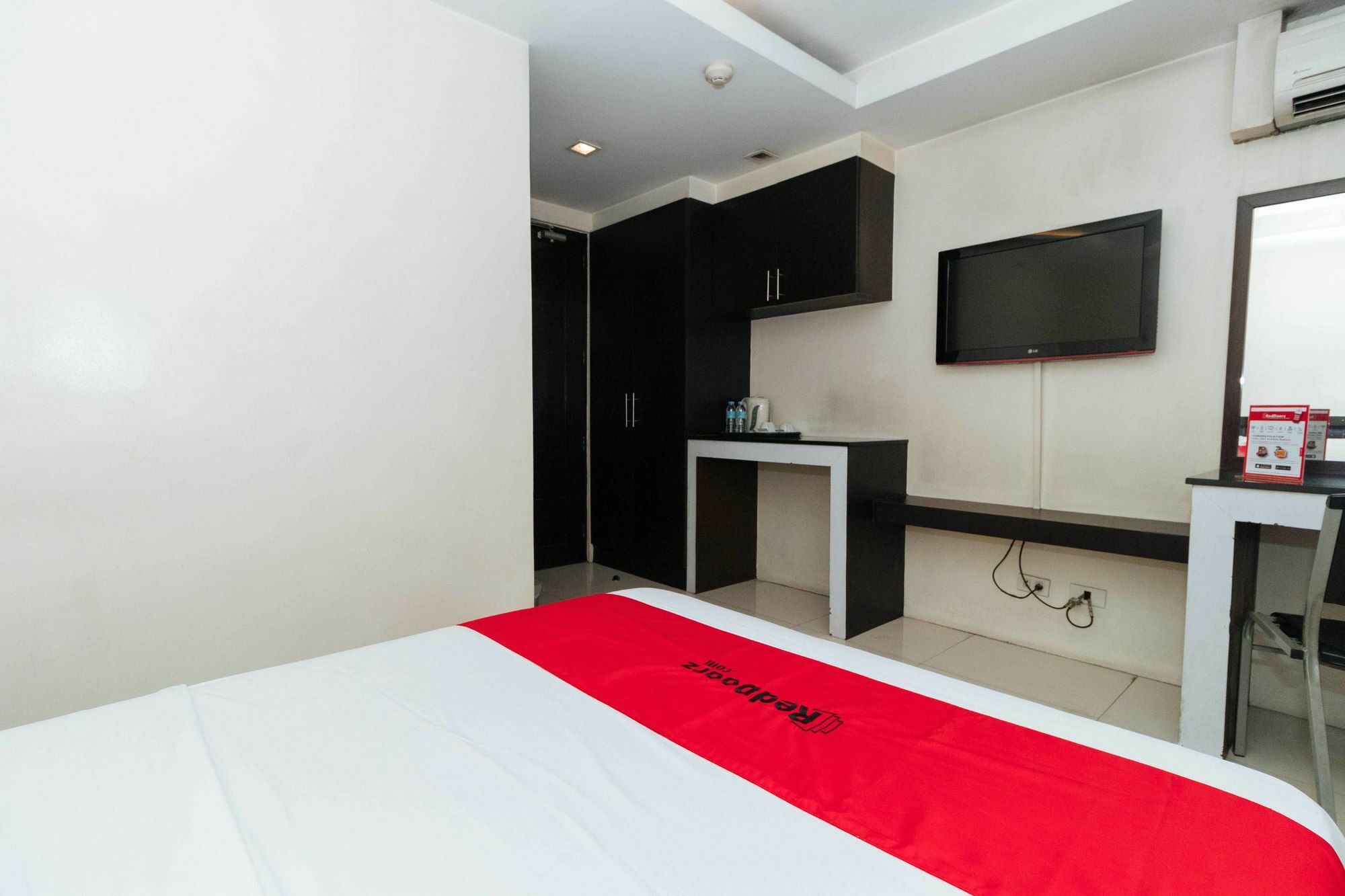 Reddoorz Near Quezon City Circle Exterior photo