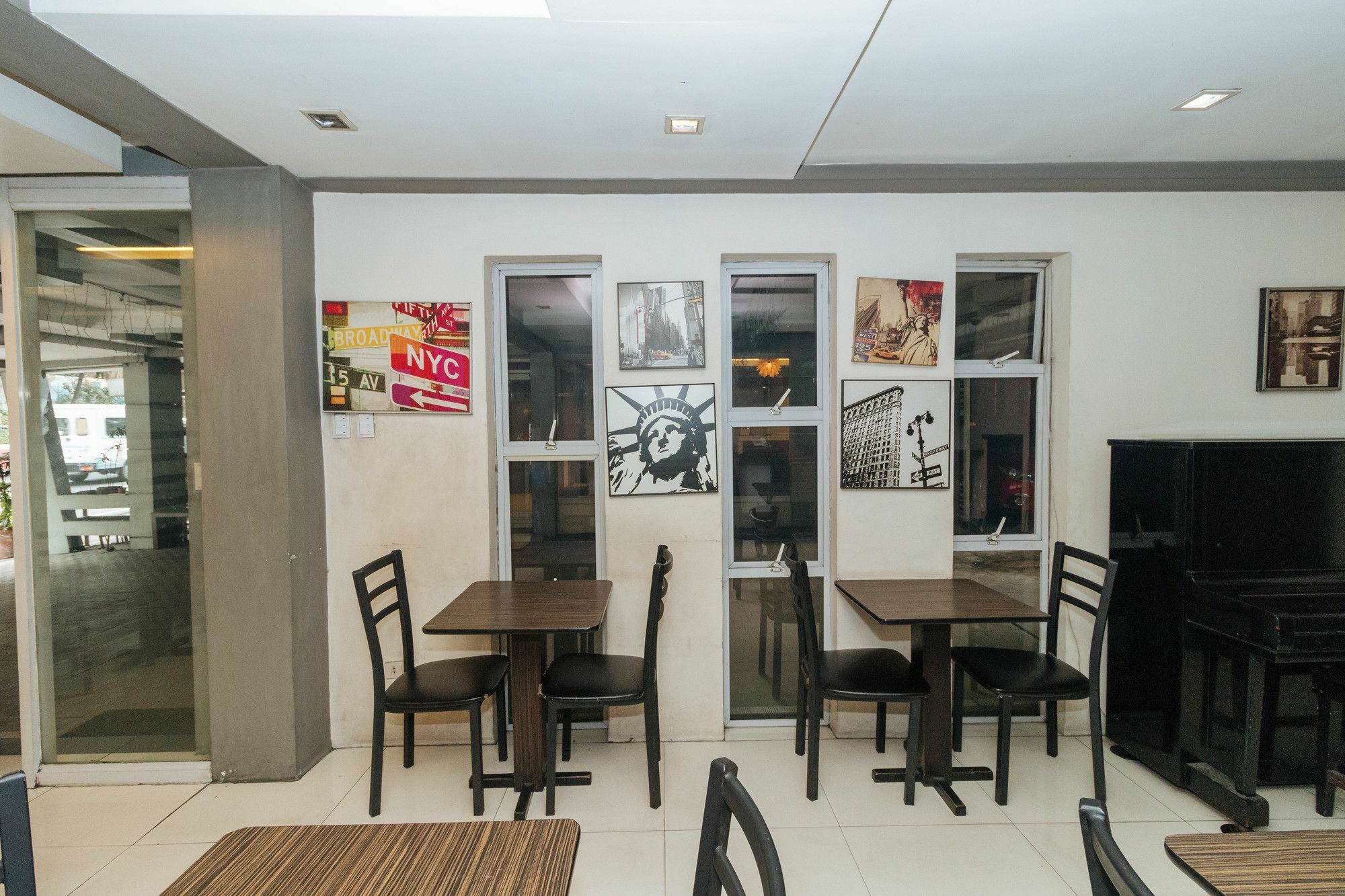 Reddoorz Near Quezon City Circle Exterior photo
